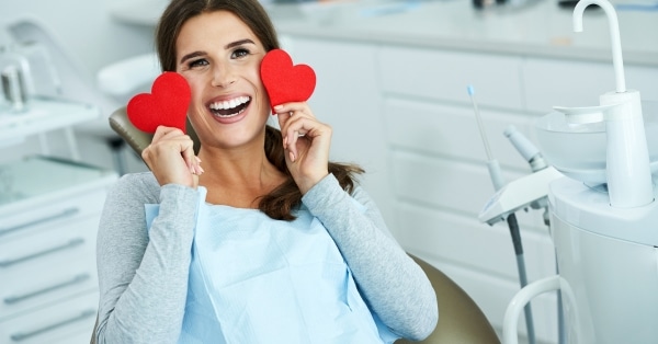 הקשר בין בריאות השיניים לבריאות הלב